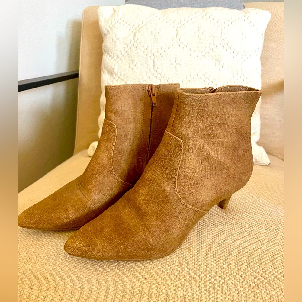 Express Women’s Suede Ankle Boot